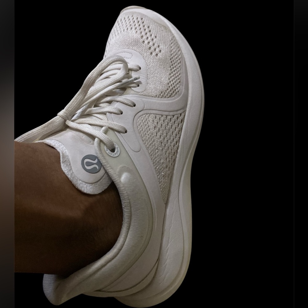 Lululemon Blissfeel running sneakers sz8